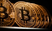 Giá Bitcoin 'bốc hơi' 30% từ đỉnh, áp lực bán tháo gia tăng dù Fed giảm lãi suất