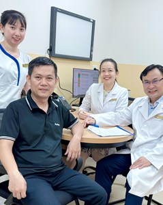 Kỹ thuật đặc biệt giúp người đàn ông tìm lại nụ cười sau hơn một năm bị co giật nửa mặt