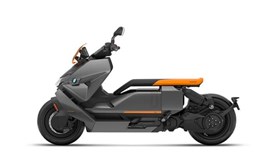Xe m&#225;y điện đắt nhất Việt Nam tr&#236;nh l&#224;ng: Gi&#225; bằng 15 chiếc Klara, thiết kế như phi thuyền, kh&#244;ng đối thủ - Ảnh 1