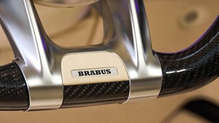 Chiếc Brabus G V12 900 đầu ti&#234;n đ&#227; được b&#225;n - Ảnh 7