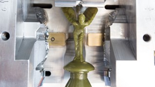 Spirit of Ecstasy - Biểu tượng đ&#225;ng mơ ước của ng&#224;nh &#244; t&#244; thế giới  - Ảnh 6
