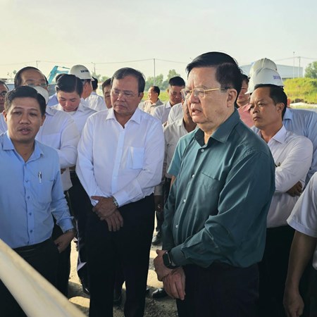 Phó Thủ tướng Mai Văn Chính thị sát tuyến Vành đai 3 đoạn qua Tây Ninh