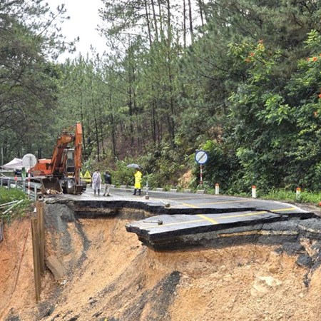 Bộ Xây dựng công bố tình huống khẩn cấp, khẩn trương khắc phục hư hỏng đèo Mimosa