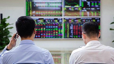 Một quy định quan trọng chính thức có hiệu lực từ năm 2025: Những động thái đầu tiên của loạt “ông lớn” trên HoSE