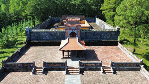 Đề xuất tháo dỡ 2 công trình xâm phạm di tích lăng vua Thiệu Trị