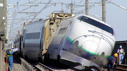 Vì sao tàu cao tốc 320km/h của Nhật có thể phanh 'nhanh như chớp' trong 1,3 giây khi có động đất?