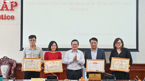 Đẩy mạnh ứng dụng CNTT, chuyển đổi số trong lĩnh vực hộ tịch, quốc tịch, chứng thực