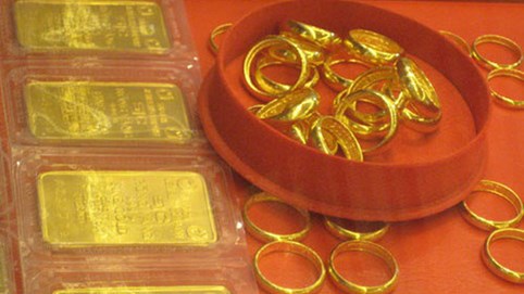 Giá vàng trong nước tiếp tục tăng, ngày càng đắt hơn vàng thế giới