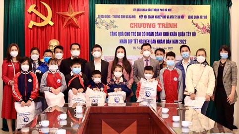 T&T Group trao quà cho trẻ em khó khăn tại Hà Nội