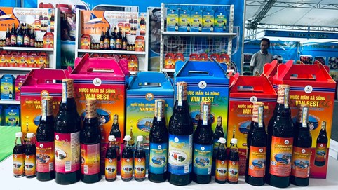 Nước mắm sá sùng (Vân Đồn) - Vanbest: Vươn tới những tầm cao!