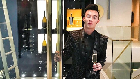 Rich kid châu Á nổi tiếng nhờ một 'cú nhấn' của Rihanna