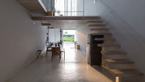 Ngôi nhà không cửa sổ của người độc thân