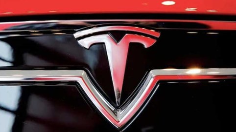 Tesla đầu tư 3,6 tỷ USD để sản xuất pin và xe bán tải