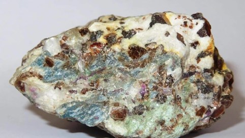 Láng giềng Việt Nam liên tiếp thấy 'kho báu thời đại mới': Là thứ các quốc gia lớn ráo riết truy tìm!