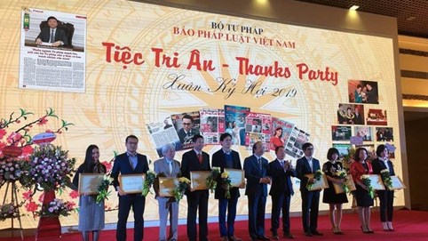 Báo Pháp luật Việt Nam hoãn Lễ tri ân để chống dịch Covid-19