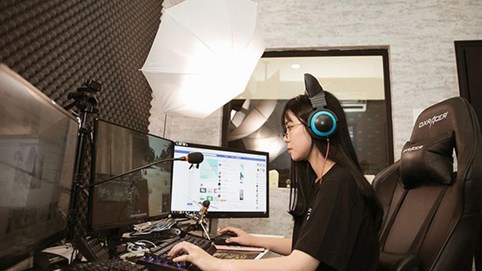 Ai là youtuber kiếm tiền nhiều nhất ở Việt Nam?