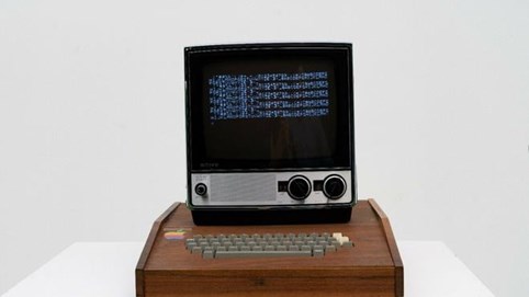 Mẫu máy tính đắt ngang 1.500 chiếc iPhone 12 Pro