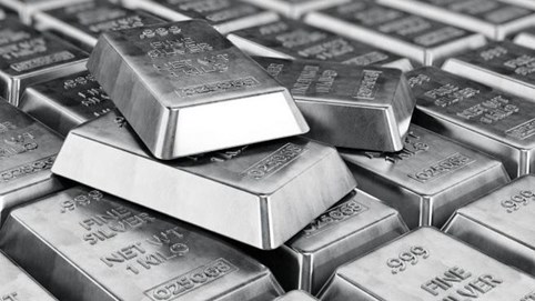 Các quỹ đầu tư ồ ạt mua bạc, giá liên tục tăng vọt, cảnh báo 