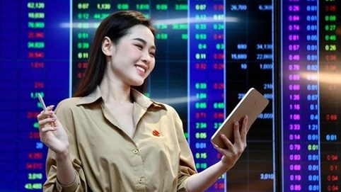 Chờ đợi dòng tiền lớn từ nâng hạng thị trường chứng khoán