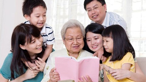 Khi cha mẹ chúng mình già đi