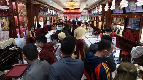 Giá vàng thấp nhất trong 8 tháng