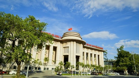 Vay tiền ngân hàng bị ép mua bảo hiểm: Gọi ngay đường dây nóng Ngân hàng Nhà nước