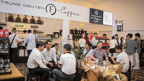 Sau 3 năm, E-Coffee của đại gia Đặng Lê Nguyên Vũ mới mở được 700 cửa hàng, đạt 21% so với kế hoạch