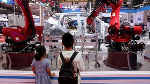 Trung Quốc vô địch thiên hạ về robot: Sản xuất hơn 6 triệu con/năm, có sản phẩm rẻ bằng 1/2 Nhật Bản, tiến tới để robot sản xuất robot