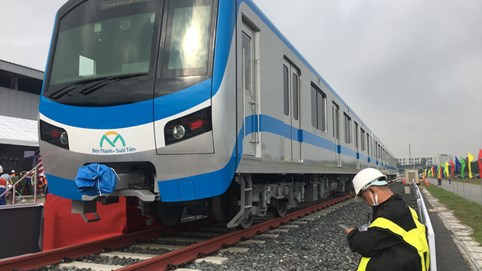 TP HCM đề xuất lương hơn 500 triệu đồng/tháng cho chuyên gia dạy lái tàu metro