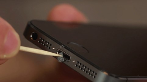 Tại sao iPhone lại bị sạc chậm?