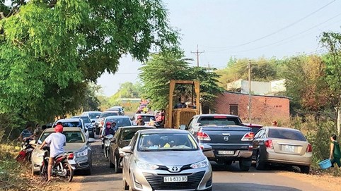 Cuộc chơi của “cò đất” vùng ven