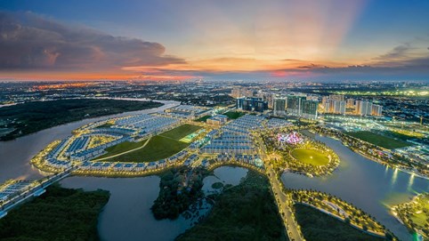 Đi tìm căn hộ giá 'mềm' trong phân khúc cao cấp tại TP HCM