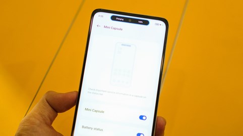 Cận cảnh realme C55: Mini Capsule giá 'bình dân' mà ngỡ  iPhone 14 Pro
