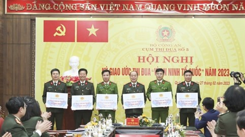 Công an 6 tỉnh Bắc miền Trung ký giao ước thi đua năm 2023