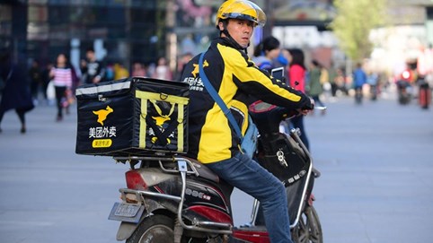 Hơn 60.000 thạc sĩ Trung Quốc làm nghề shipper