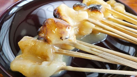 Nghịch lý về cửa hàng nghìn năm ở Nhật Bản