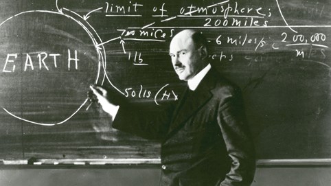 Robert Goddard: Cha đẻ của ngành tên lửa hiện đại, tin rằng mây là chủng tộc người ngoài hành tinh ký sinh đang gây rắc rối cho nhân loại