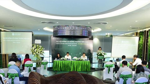 ĐHĐCĐ 2025 Chứng khoán SmartInvest (AAS): Chủ tịch giải thích việc chậm niêm yết, hé lộ chiến lược kinh doanh mới