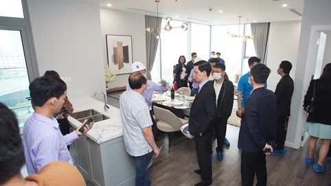 200 khách hàng trải nghiệm căn hộ thực tế The Nine