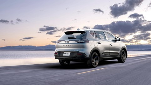 VinFast mở bán VF e34 tại Indonesia: Vẫn thuê pin, giá rẻ bèo so với Việt Nam