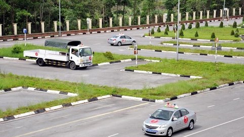 Từ 1/6, thêm hình thức học lý thuyết thi bằng lái xe