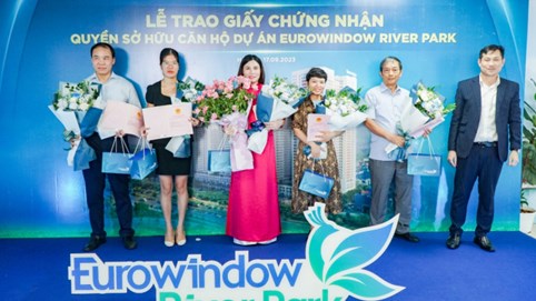 Trao sổ hồng căn hộ chung cư cao cấp Eurowindow River Park