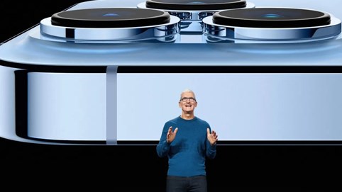 Tổng thống Trump nói Apple có thể tự sản xuất iPhone tại Mỹ, chuyên gia nói giá sẽ gấp gần 3 lần hiện tại