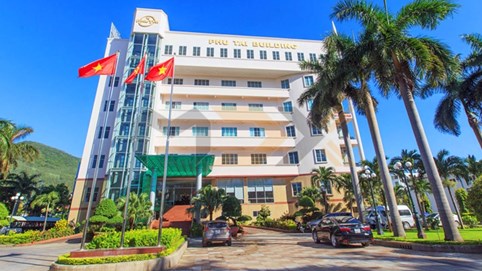 Biến động thượng tầng tại Phú Tài (PTB): Chủ tịch Lê Vỹ rời 'ghế nóng' sau hơn 2 thập kỷ, con trai 9X được đề cử kế nhiệm, vợ CEO đăng ký 'bắt đáy'?