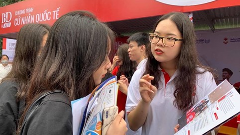 Vì sao học phí một số trường đại học tăng cao?