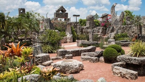 Lâu đài San hô: Kiến trúc bí ẩn tưởng nhớ “tình yêu thất lạc”