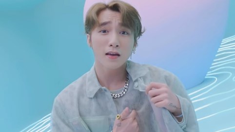 Sơn Tùng M-TP lần đầu livestream cùng người hâm mộ