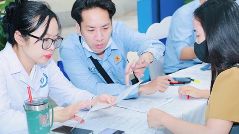 Gần 500 khách hàng tham dự buổi thăm khám miễn phí của MB Ageas Life