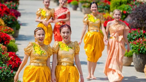 Tưng bừng không khí lễ hội trên núi Bà Đen (Tây Ninh) trong tháng 4