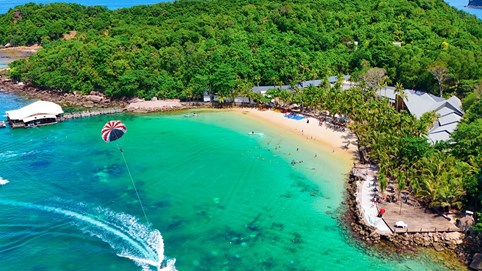 Du lịch Việt rộn ràng chào Hè 2025